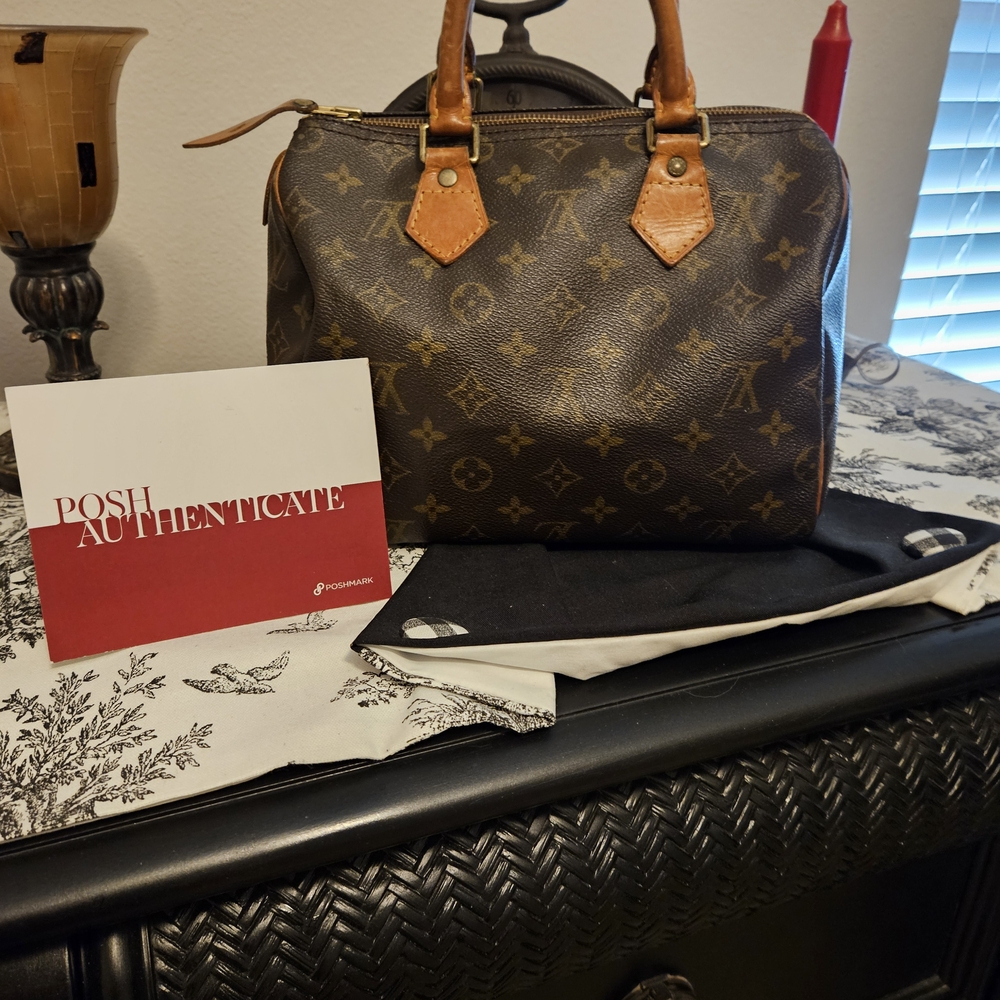 Authentic Louis Vuitton Brown Monogram Satchel Speedy 25 ***OFFERS WELCOME!!